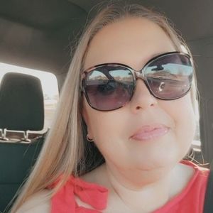 Meet your Posher, Traci